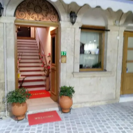 Aparthotel Santrivani Chania (Crete)